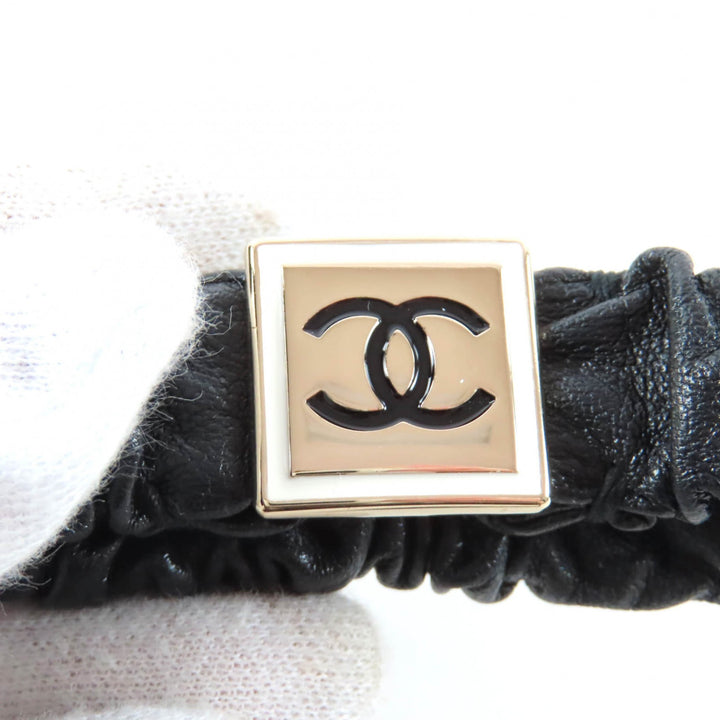 Great CHANEL Shush COCO Mark Hair Tie black lambskin Leather B21B AB6832