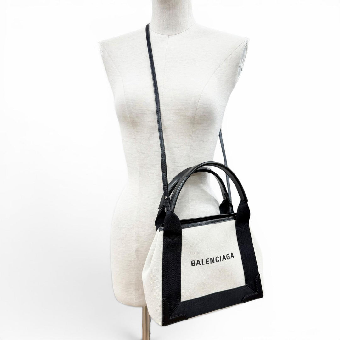 Great BALENCIAGA Shoulder Bag Navy Hippo XS natural canvas Women 390346
