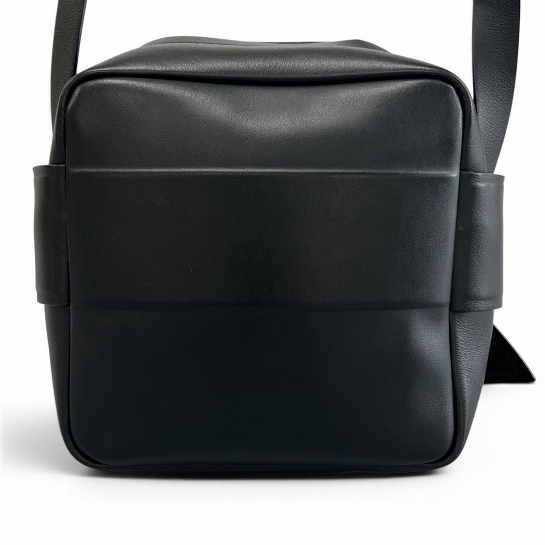 Great ACNE STUDIOS Shoulder Bag Musubi Camera Bag black leather Women