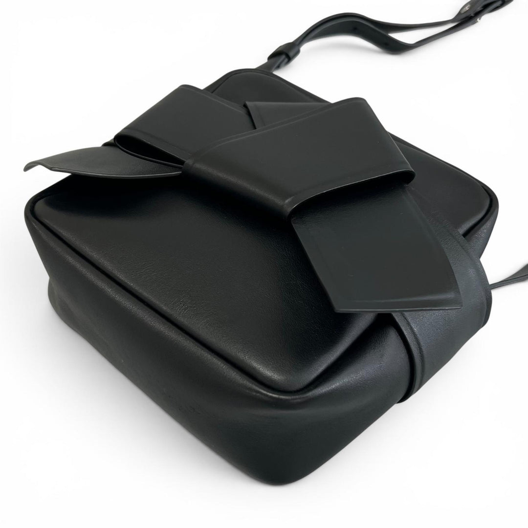 Great ACNE STUDIOS Shoulder Bag Musubi Camera Bag black leather Women