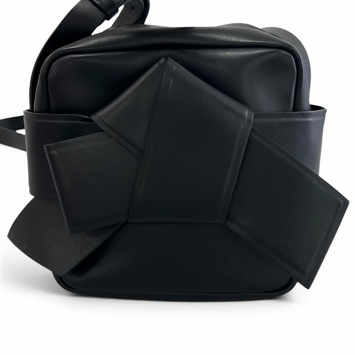 Great ACNE STUDIOS Shoulder Bag Musubi Camera Bag black leather Women