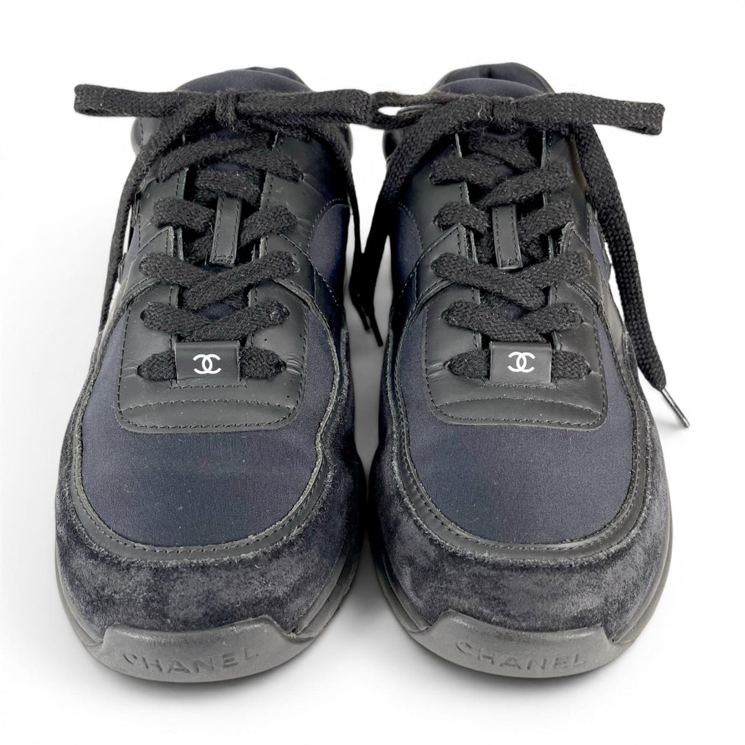 Great CHANEL Low cut sneakers With COCO Mark black leather Women 39 G33745