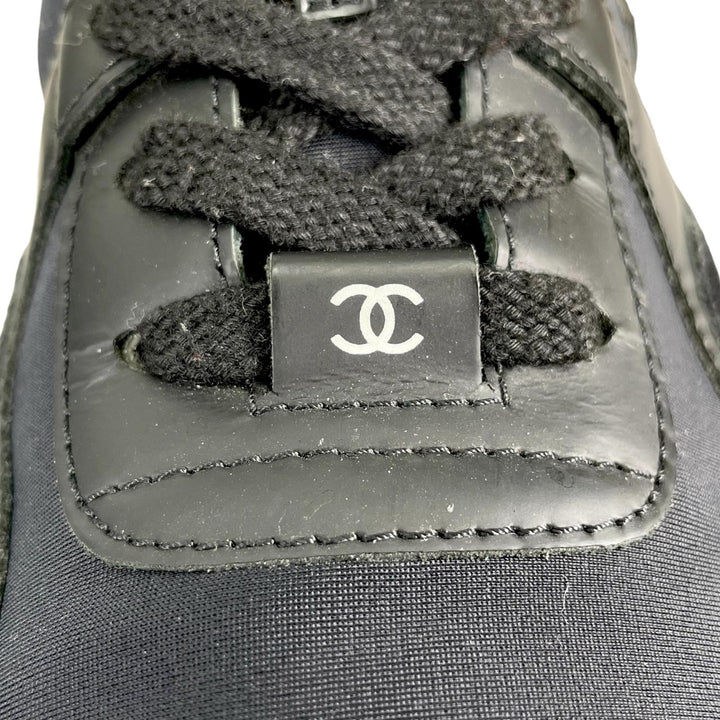 Great CHANEL Low cut sneakers With COCO Mark black leather Women 39 G33745