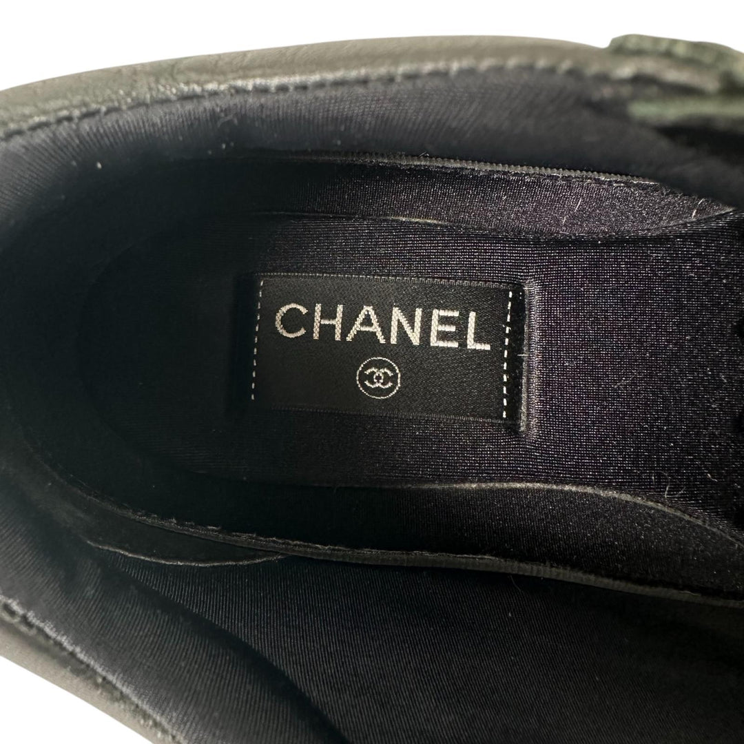 Great CHANEL Low cut sneakers With COCO Mark black leather Women 39 G33745