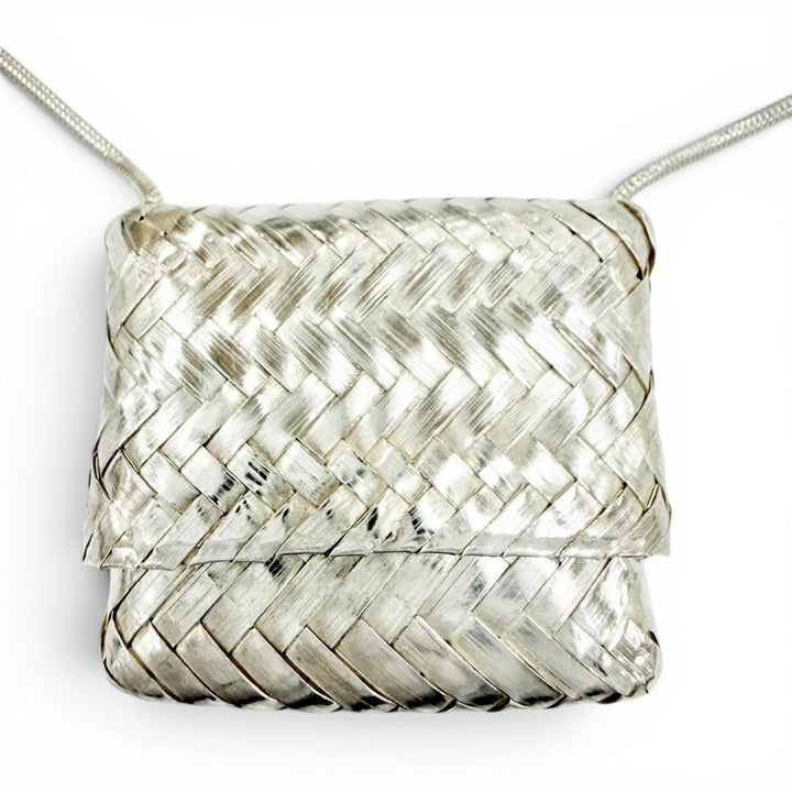 Great TIFFANY&Co. Necklace Pill case with mesh pocket Silver 925 Women