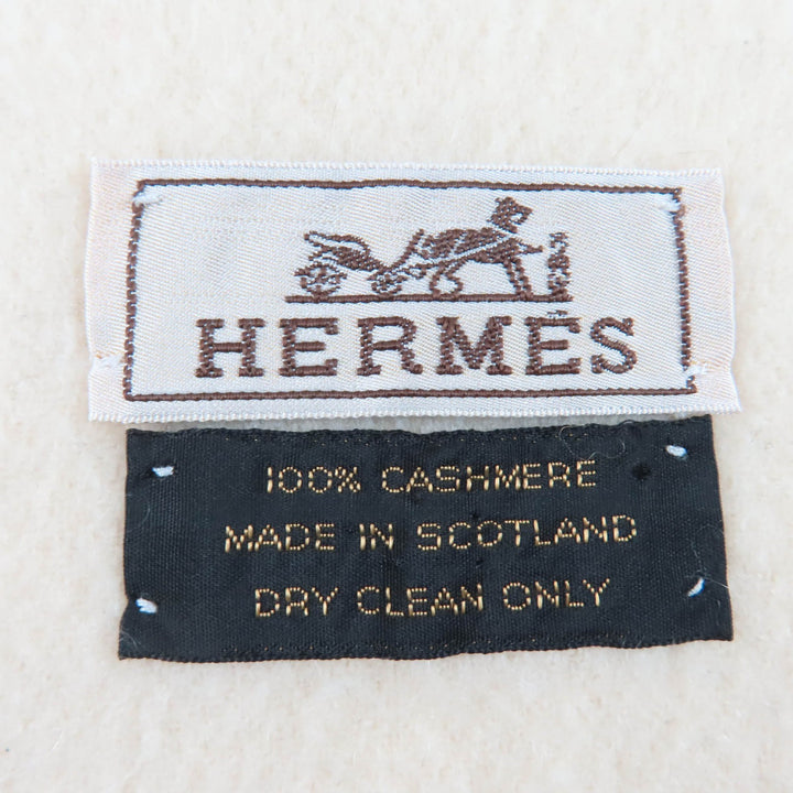 Great HERMES Scarf Recto Verso Embroidered logo with fringe Ivory cashmere Women
