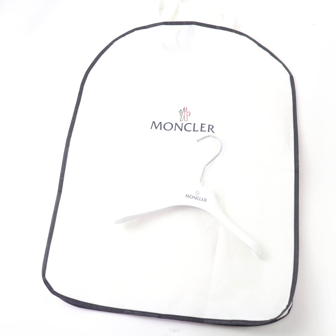 Pristine MONCLER Down jacket MAYA Logo patch and hood Navy Nylon Kids