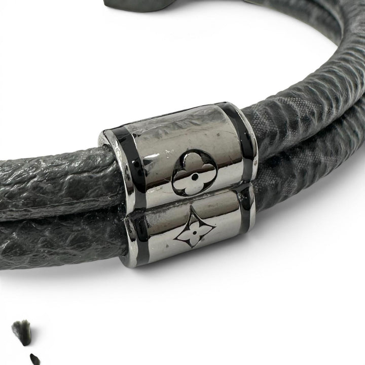 Excellent LOUIS VUITTON bracelet Brasserie Loopit black Monogram Eclipse Canvas