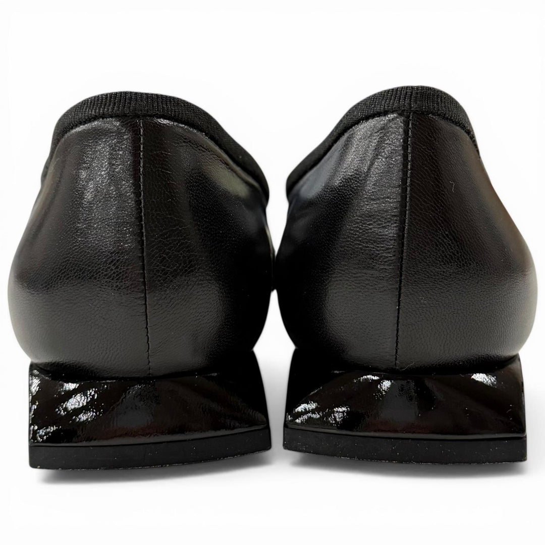 Discounted Excellent CHANEL pumps black leather Women 36.5