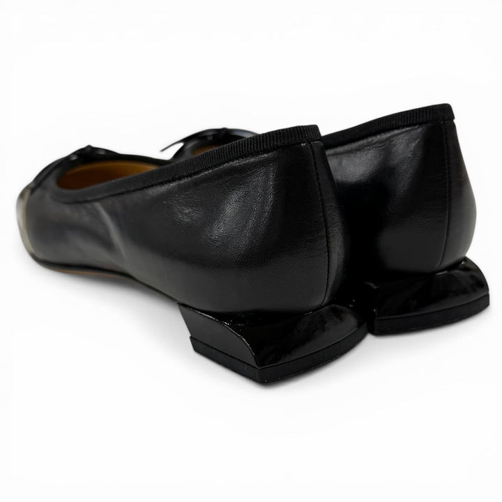 Discounted Excellent CHANEL pumps black leather Women 36.5
