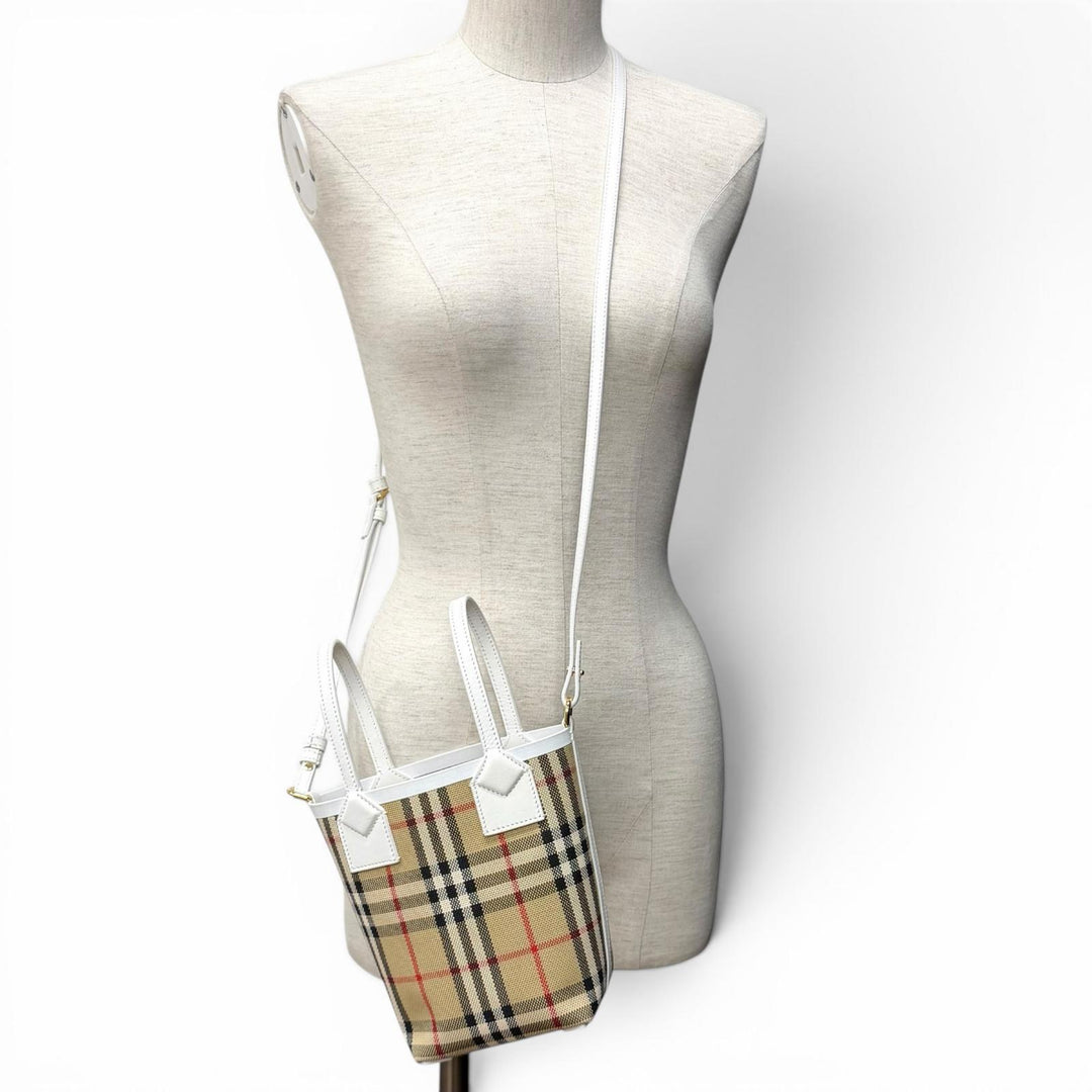 Excellent Burberrys Shoulder Bag beige canvas Women 8072348