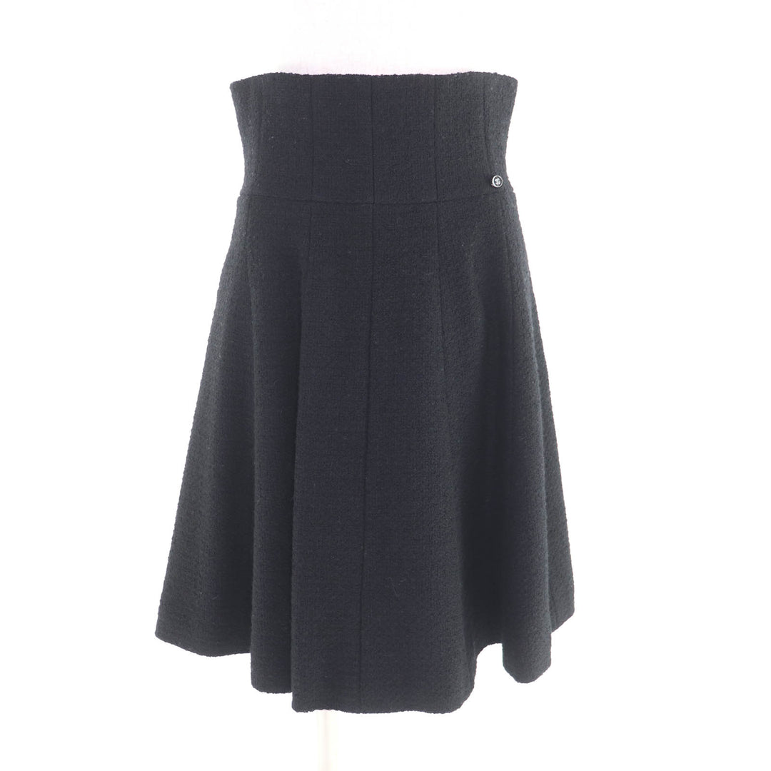 Excellent CHANEL flare skirt black wool Women 40 P50309