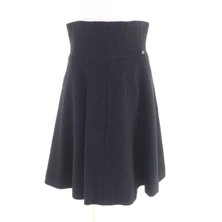 Excellent CHANEL flare skirt black wool Women 40 P50309