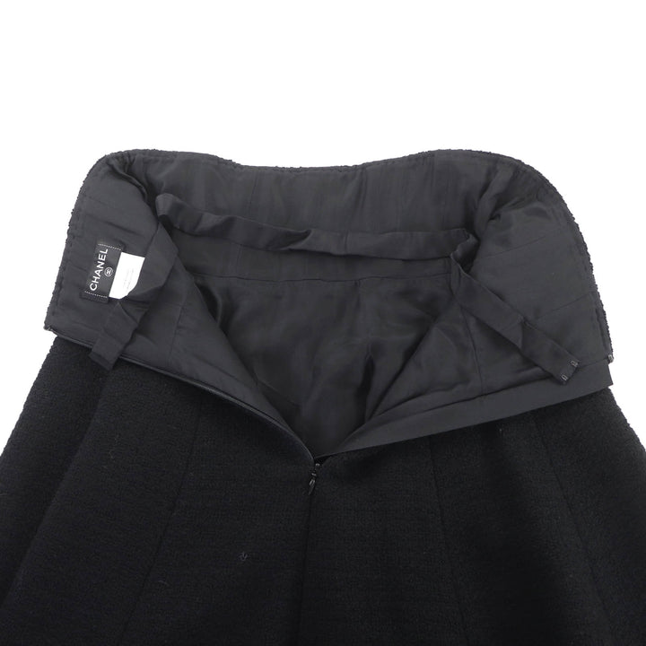 Excellent CHANEL flare skirt black wool Women 40 P50309