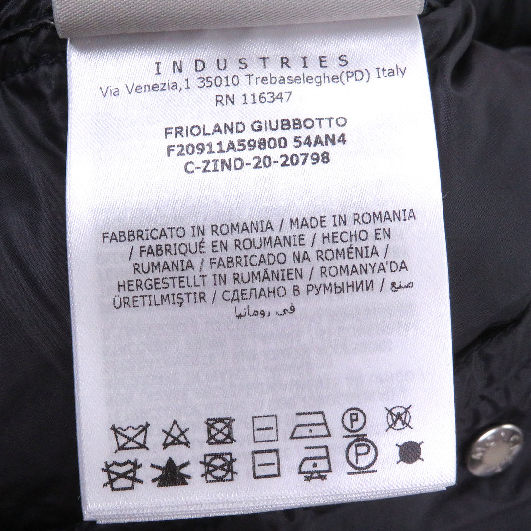 Excellent MONCLER Down jacket FRIOLAND Logo rubber patch, all-over logo pattern