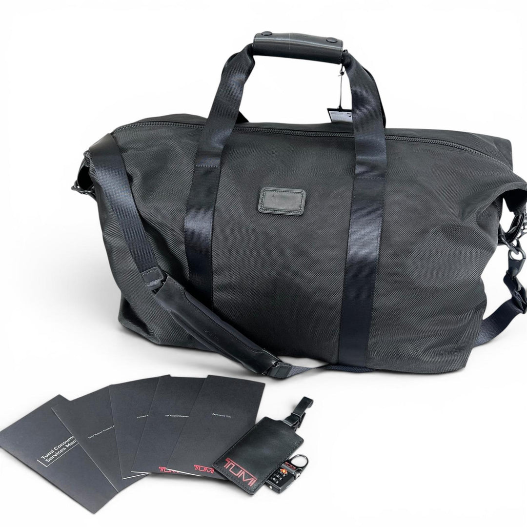Pristine TUMI Boston bag Large Soft Travel Satchel 2-way TSA lock included