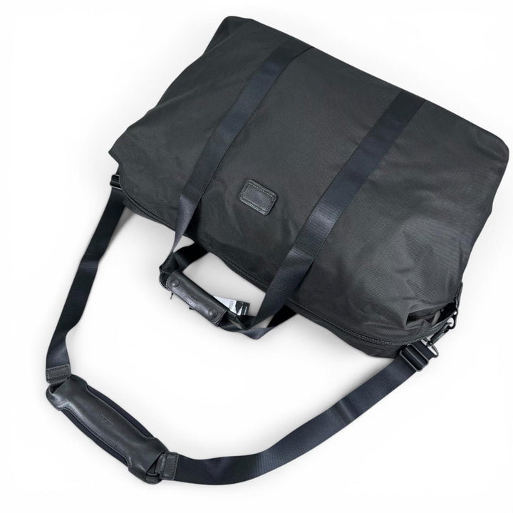 Pristine TUMI Boston bag Large Soft Travel Satchel 2-way TSA lock included