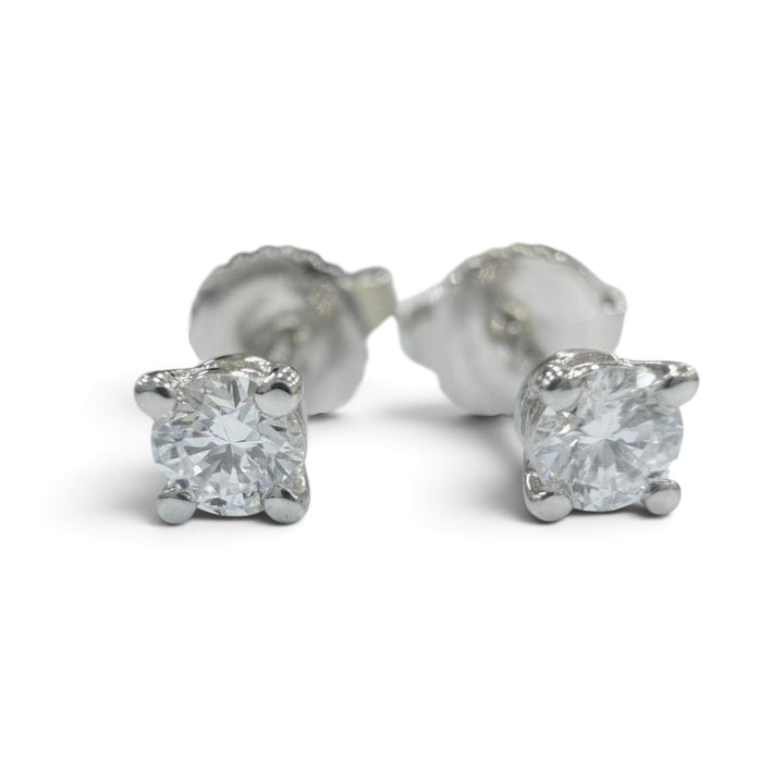 Excellent TIFFANY&Co. Pierce Stud Diamond Pierce purchased in May 2011. Platinum