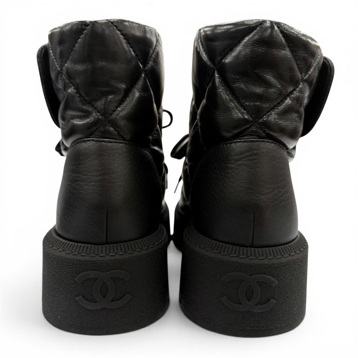Excellent CHANEL boots Matelassé ChainCOCO Mark Turnlock Leather 34 G45923
