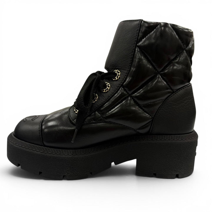 Excellent CHANEL boots Matelassé ChainCOCO Mark Turnlock Leather 34 G45923