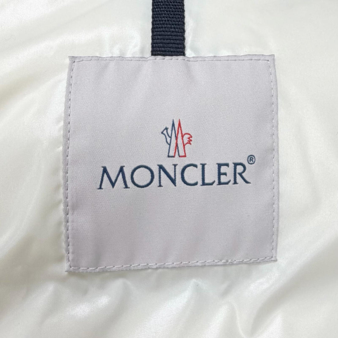 Pristine MONCLER Down jacket ABBAYE Front logo Hooded ZIP UP black Nylon Women 3