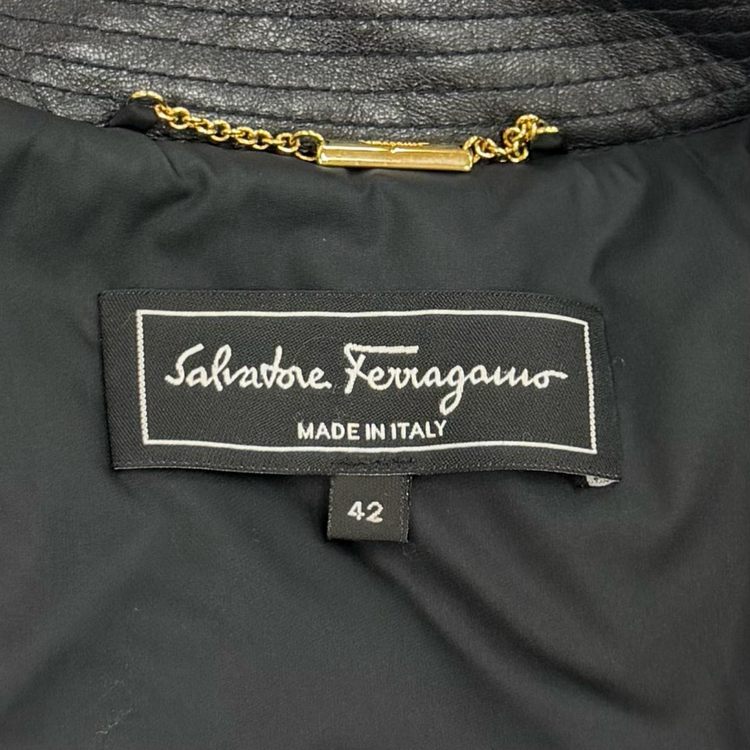 Great Salvatore Ferragamo coat GanciniMetal Leather Quilting black polyester 42