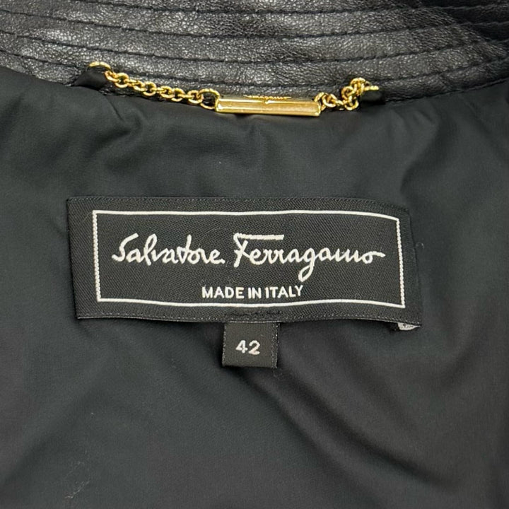 Great Salvatore Ferragamo coat GanciniMetal Leather Quilting black polyester 42