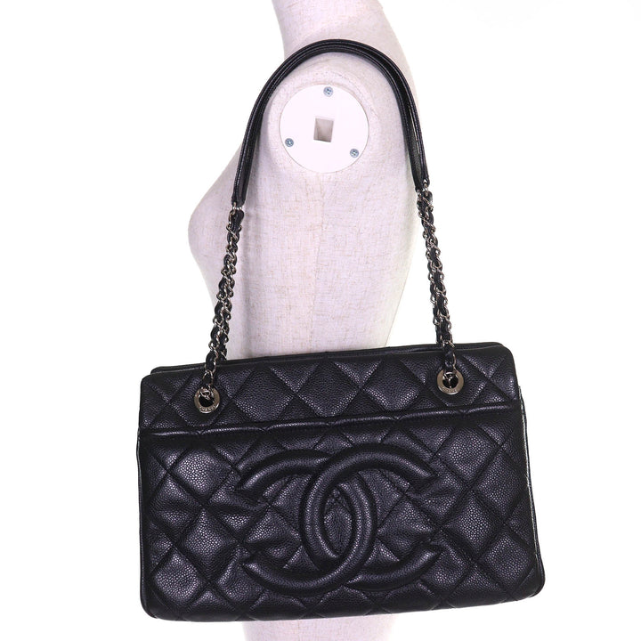Excellent CHANEL Tote Bag COCO Mark Matrasse Chain black Caviar skin A67294