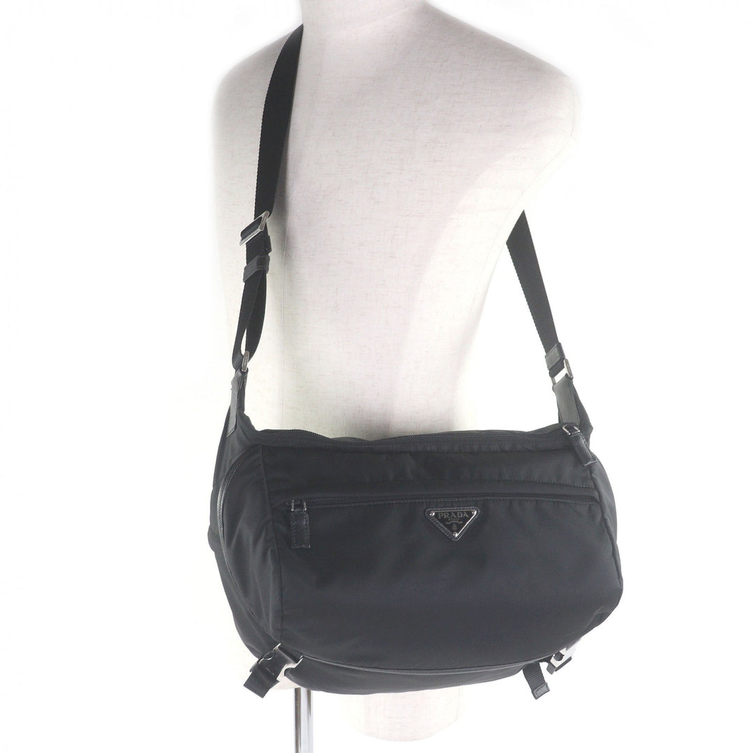 Very Good PRADA Shoulder Bag Re-Nylon triangle logo black
