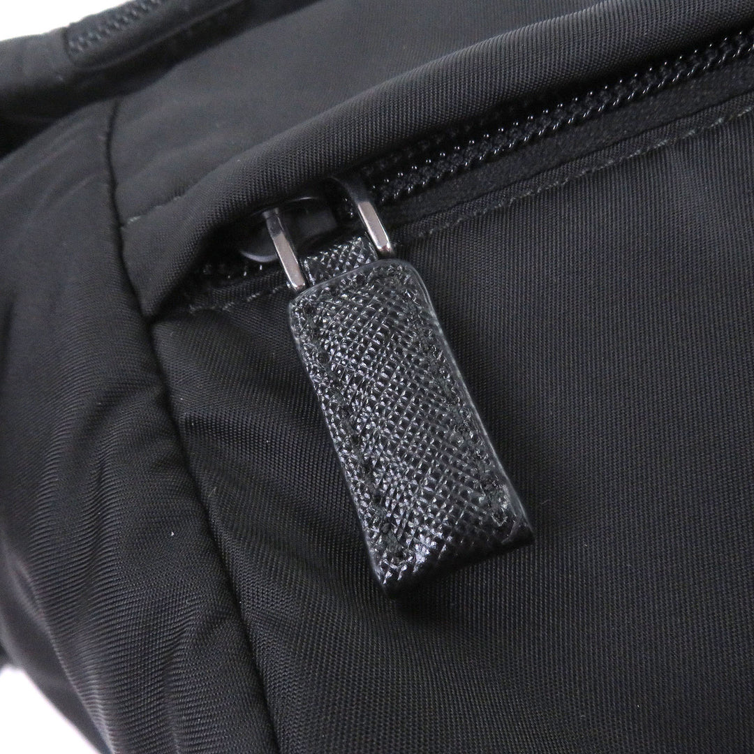 Very Good PRADA Shoulder Bag Re-Nylon triangle logo black