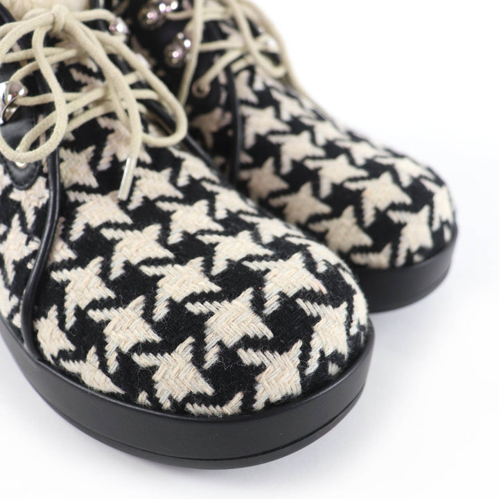 Pristine GUCCI short boots Houndstooth with leather accents black 37 591039
