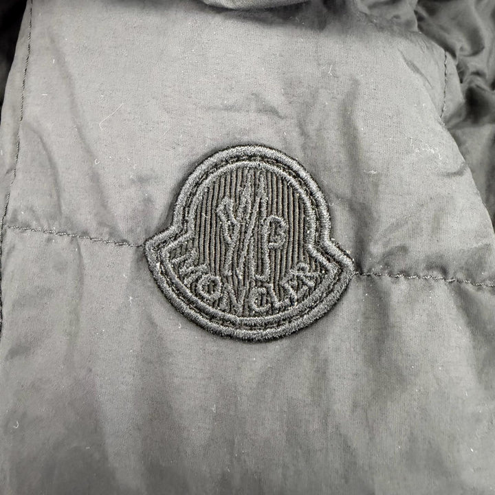 Great MONCLER Down jacket ESTELAT Logo patch and hood black 00 H20931A00096