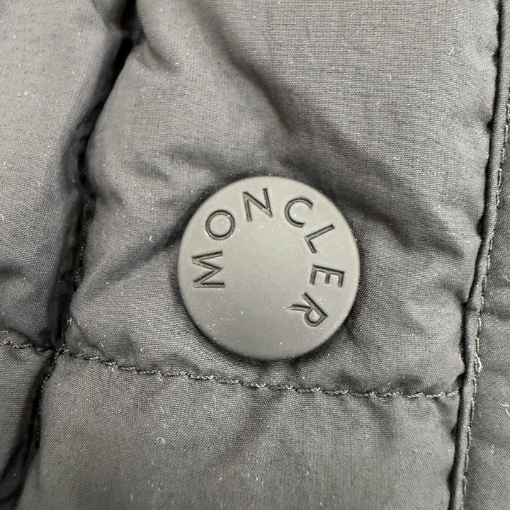 Great MONCLER Down jacket ESTELAT Logo patch and hood black 00 H20931A00096