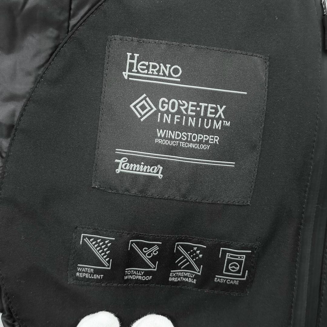 Excellent Herno down coat Laminar Hooded Logo ZIP black polyester 38 PI080DL