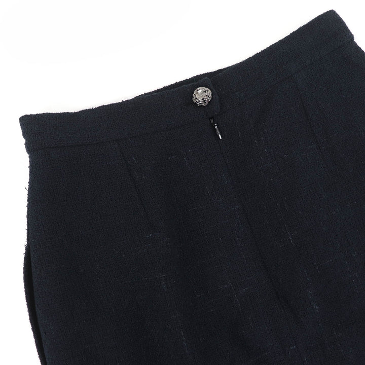 Great CHANEL Tight Skirt COCO Button Hem Design black Women 40 09P P34946V22979