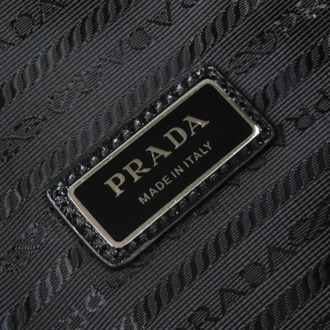 Great PRADA Sling bag Triangle Logo Leather Shoulder Bag black mens 2VH174