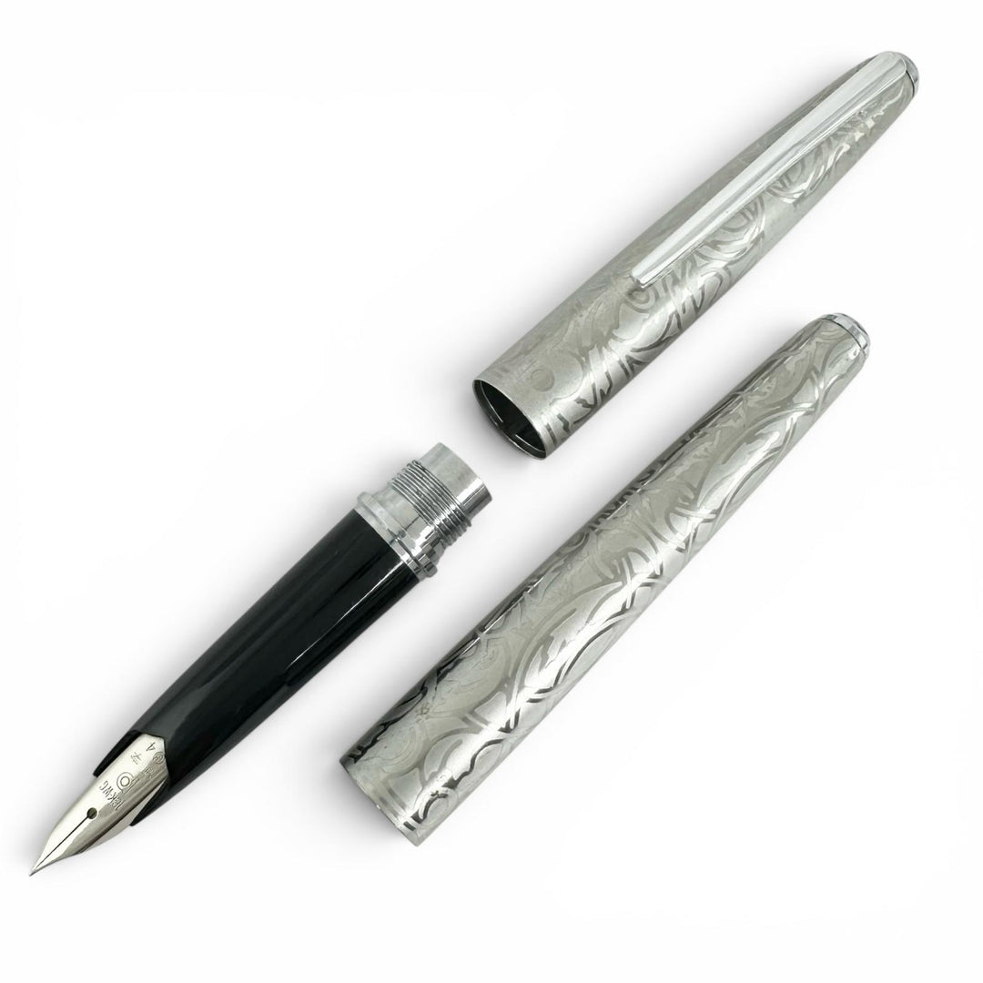 Great PLATINUM fountain pen Arabesque pattern, fine nib, vintage K18WG