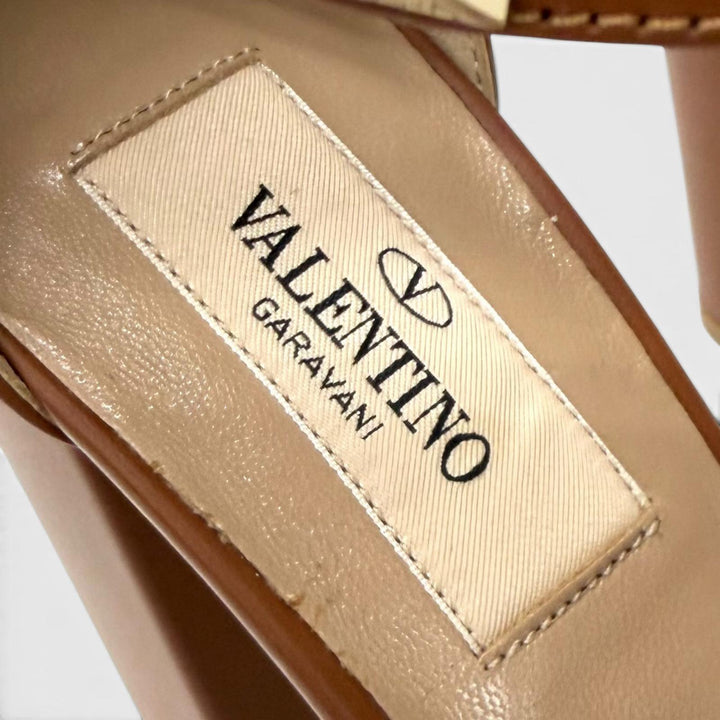 Excellent Valentino Garavani Sandals Brown leather Women 35 TW2S0T65
