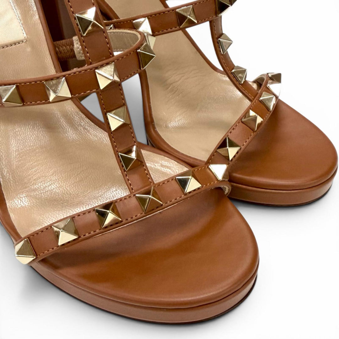 Excellent Valentino Garavani Sandals Brown leather Women 35 TW2S0T65