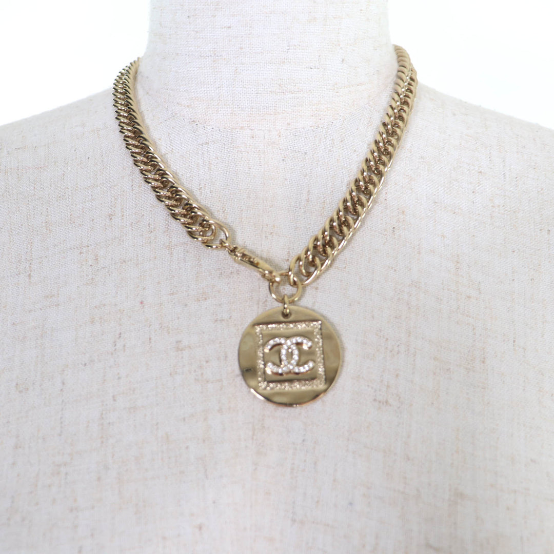 Great CHANEL Necklace COCO Mark Rhinestone Coin gold metal Women B23P