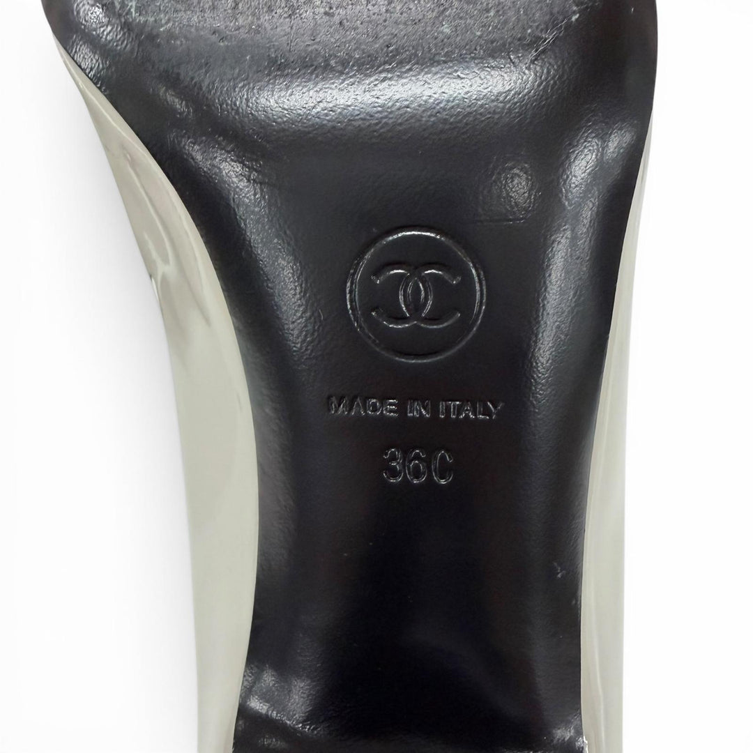 Discounted Great CHANEL pumps gray Patent leather Women 36 G45053