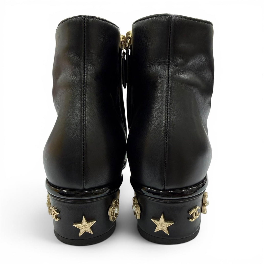 Great CHANEL short boots COCO Mark, faux pearl, gold hardware 37 G33264
