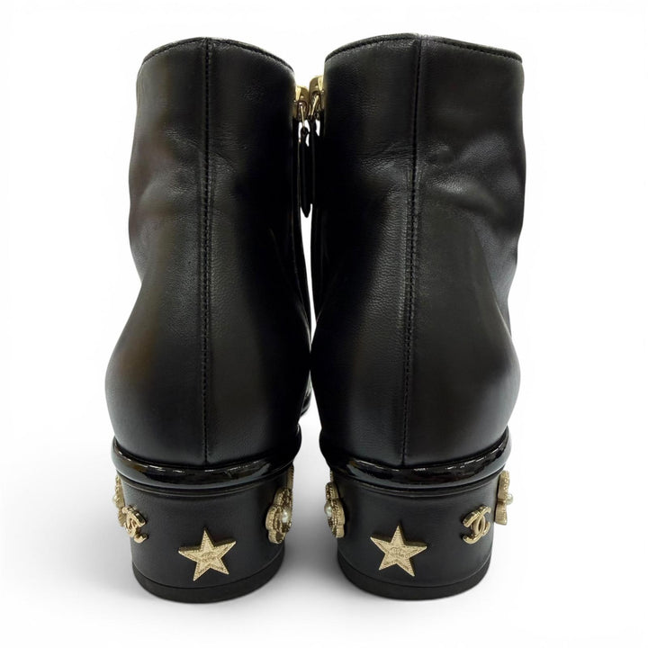 Great CHANEL short boots COCO Mark, faux pearl, gold hardware 37 G33264