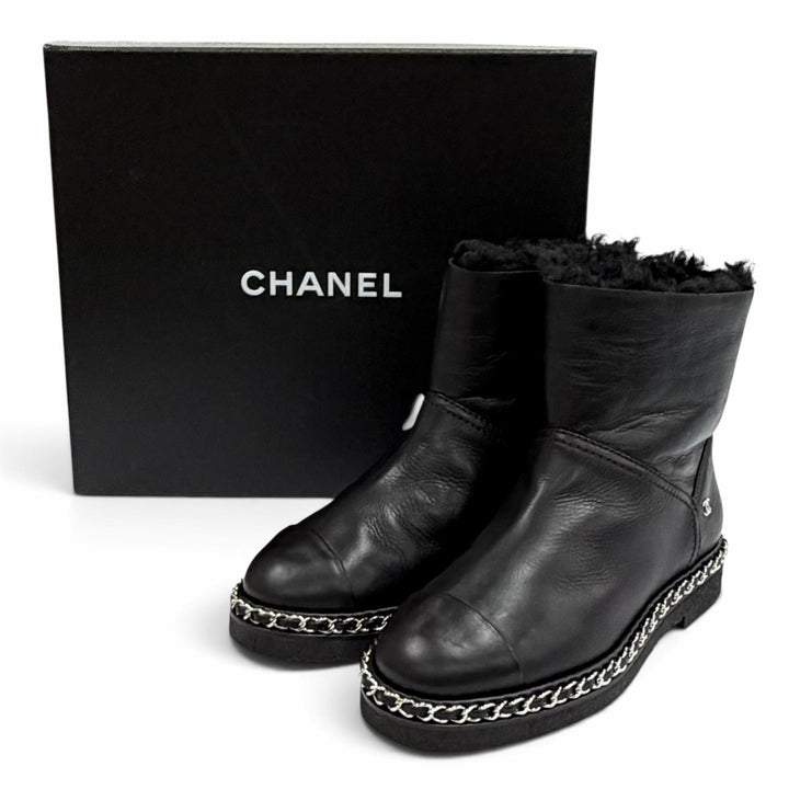 Great CHANEL short boots COCO Mark Chain Decoration Sheepskin Mouton 35 G34113