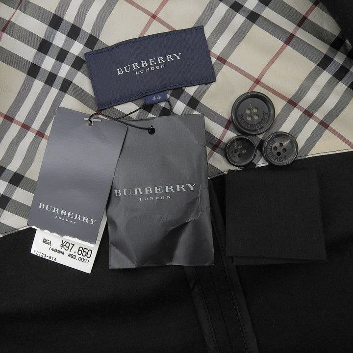 Pristine BURBERRY LONDON trench coat Logo buttons, Nova check lining, wool 44