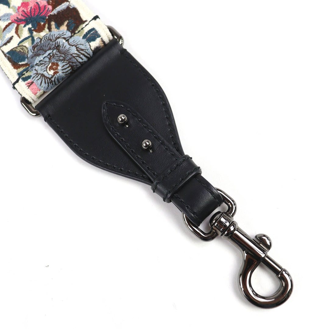 Excellent Christian Dior Shoulder strap Floral embroidery, logo embroidery