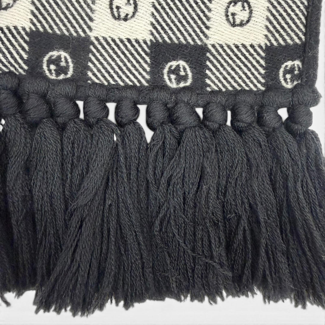 Great GUCCI Scarf Interlocking G Check Pattern Fringe black wool mens 633990