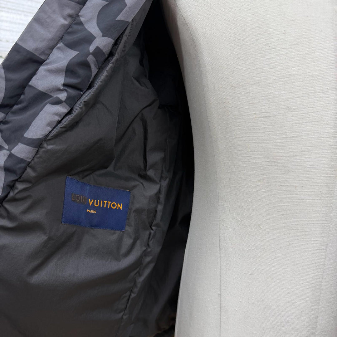 Pristine LOUIS VUITTON Jacket gray Nylon mens 50 HMB09E