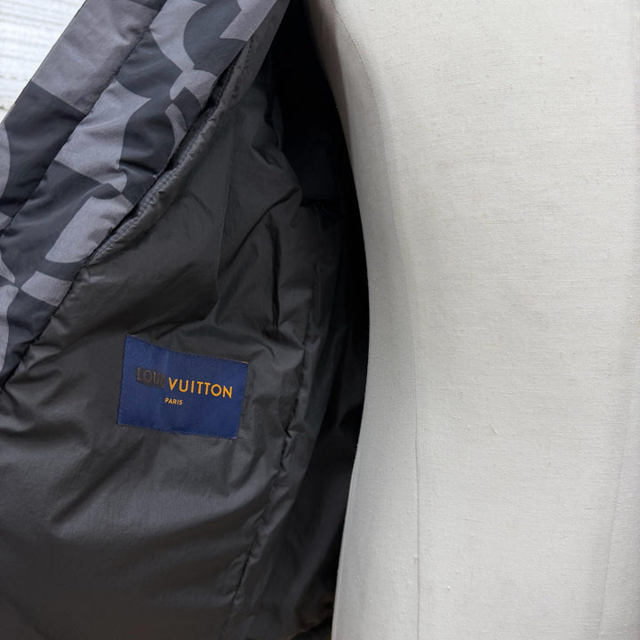 Pristine LOUIS VUITTON Jacket gray Nylon mens 50 HMB09E