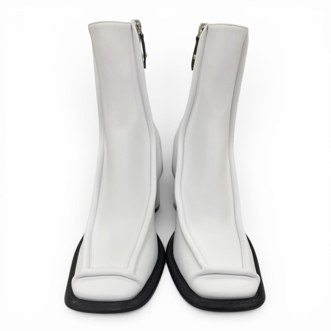 Excellent LOUIS VUITTON Ankle boots Berlin Line white leather Women 37